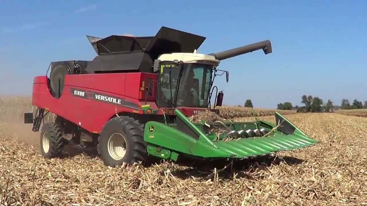 Versatile RT490 Combine: Power Meets Efficiency in Harvesting